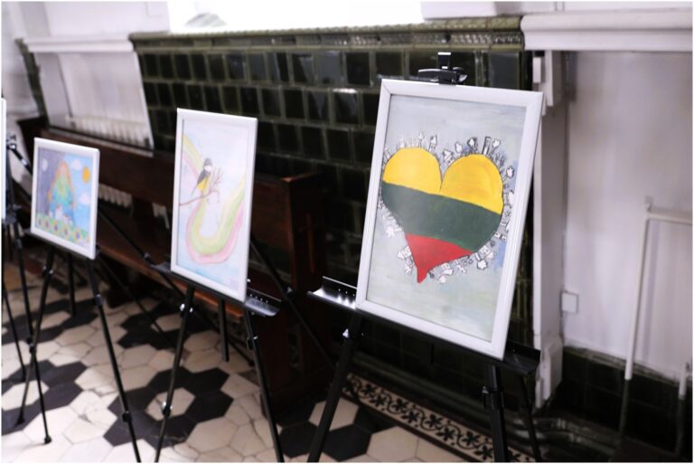 paroda „Laisvės spalvos“