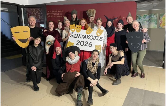 Konkurse studijos jaunimas pristatė spektaklį „Karalius elnias“ (pagal C. Gozzi)