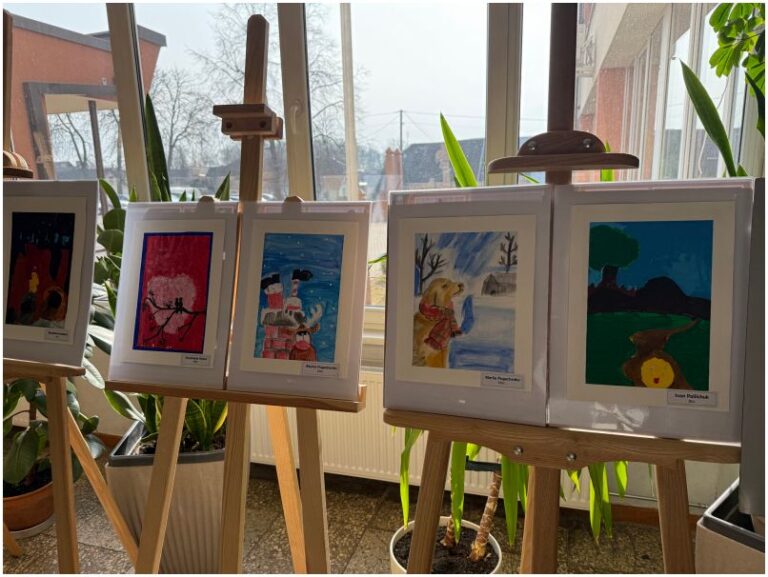 dailės studijos „Vitražai“ mokinių darbai