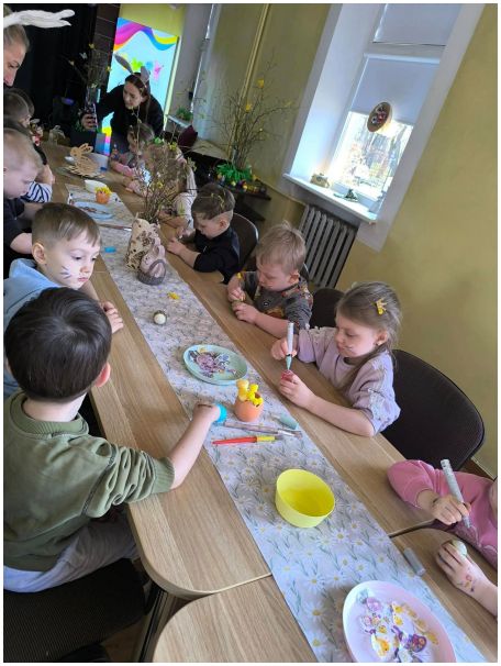 Velykų Bobutė su pagalbininkais